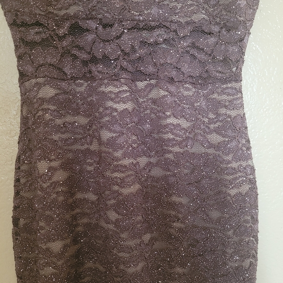 Dress - Picture 3 of 4